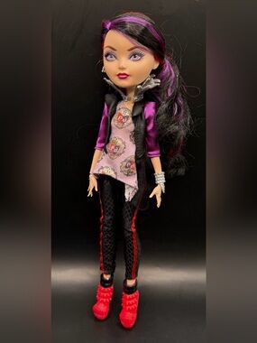 Ever After High Queen‎ Spirit - Raven Outfit - Purple & Black Doll Clothes